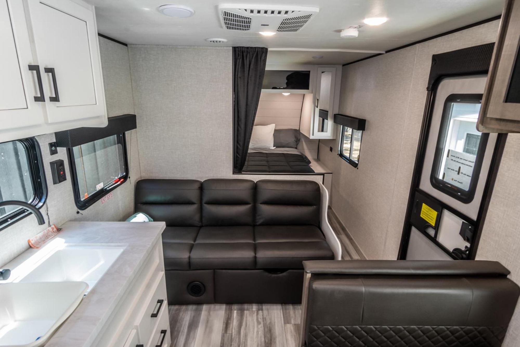 Chic Rv Retreat, Stunning Yard In Roseburg酒店 外观 照片