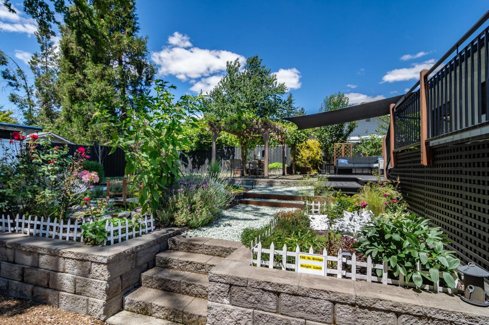 Chic Rv Retreat, Stunning Yard In Roseburg酒店 外观 照片