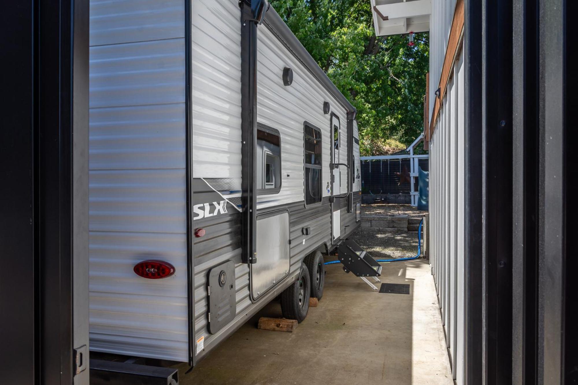Chic Rv Retreat, Stunning Yard In Roseburg酒店 外观 照片