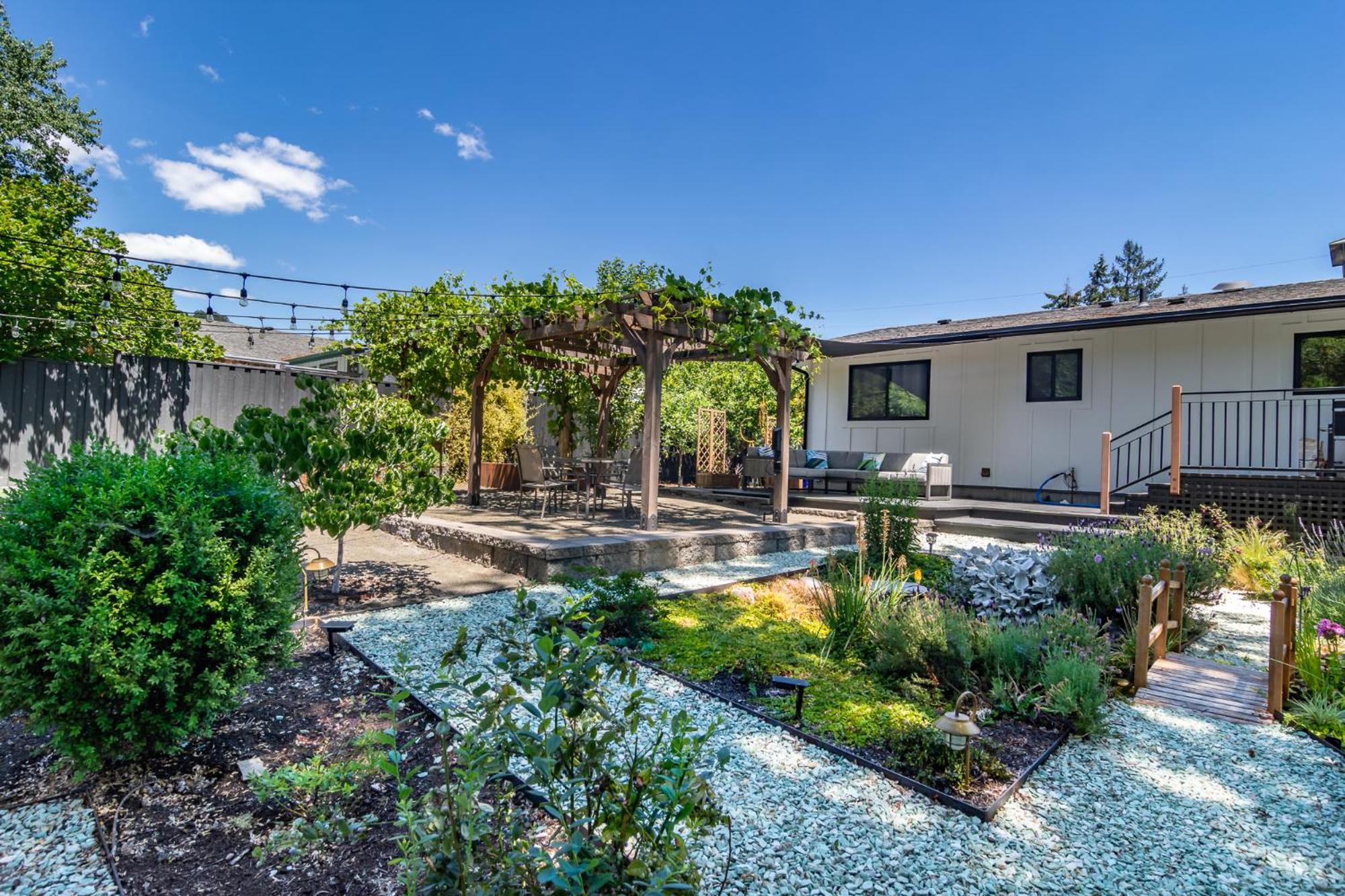 Chic Rv Retreat, Stunning Yard In Roseburg酒店 外观 照片