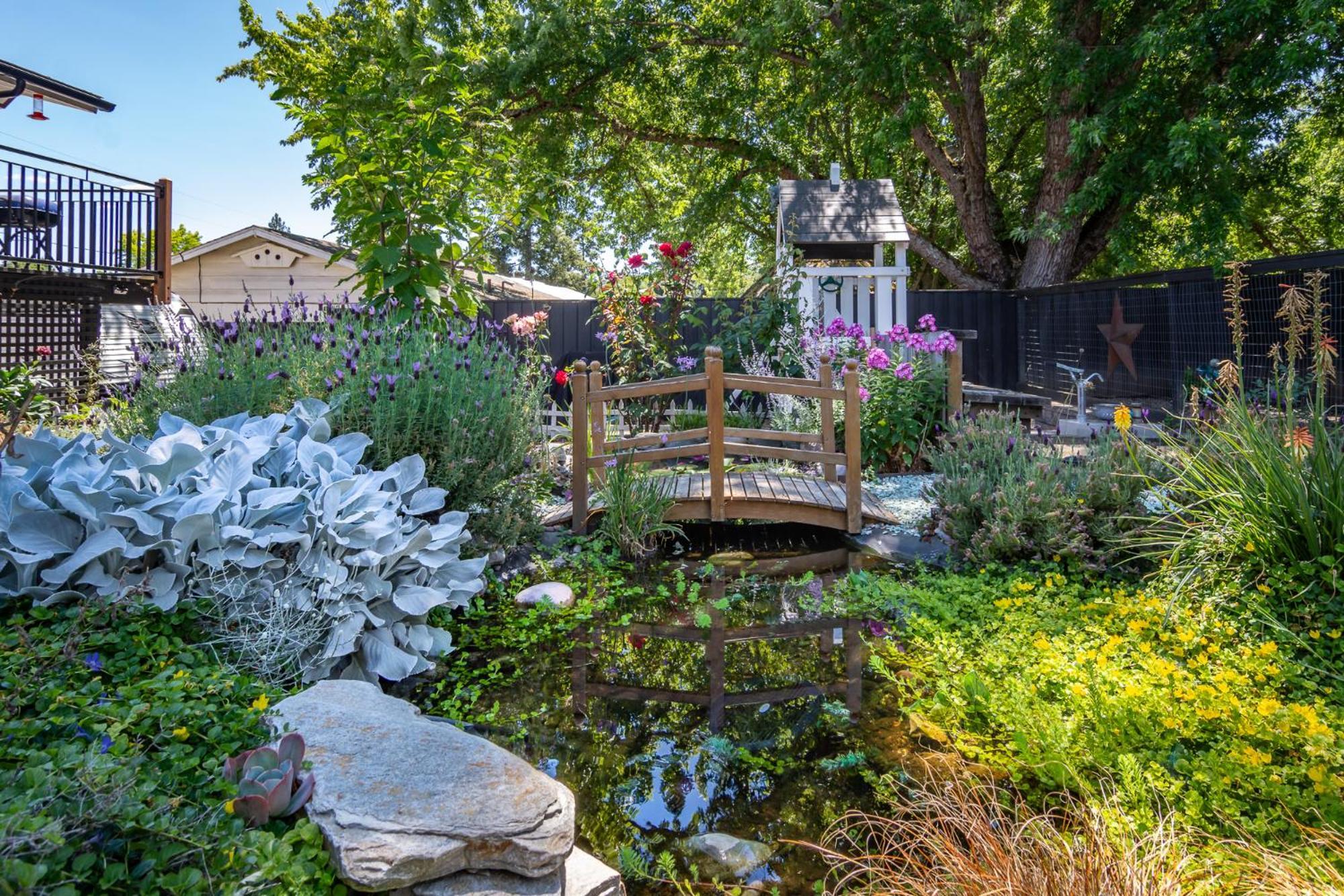 Chic Rv Retreat, Stunning Yard In Roseburg酒店 外观 照片