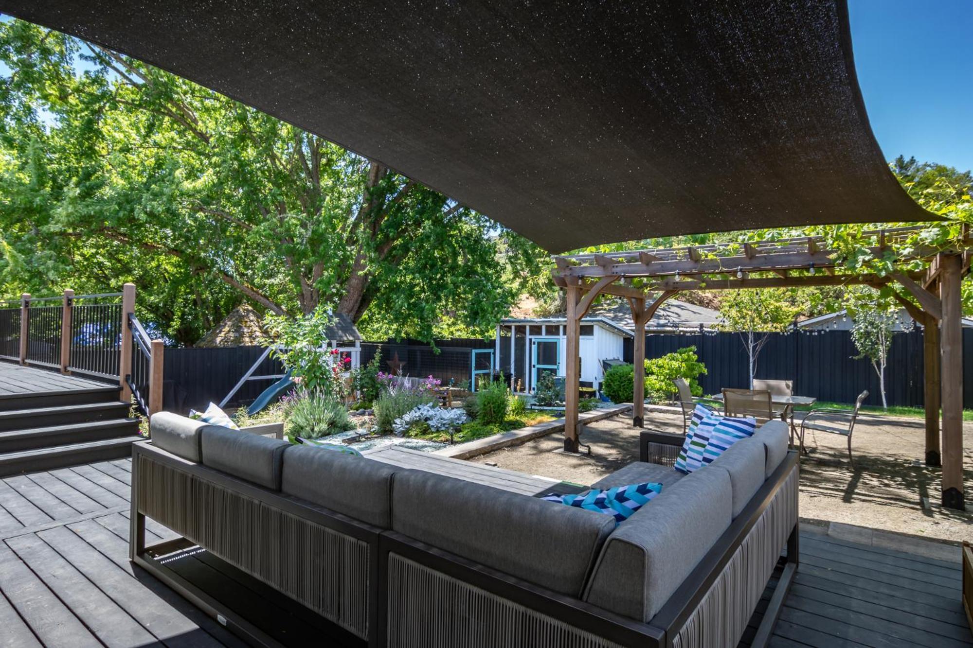 Chic Rv Retreat, Stunning Yard In Roseburg酒店 外观 照片