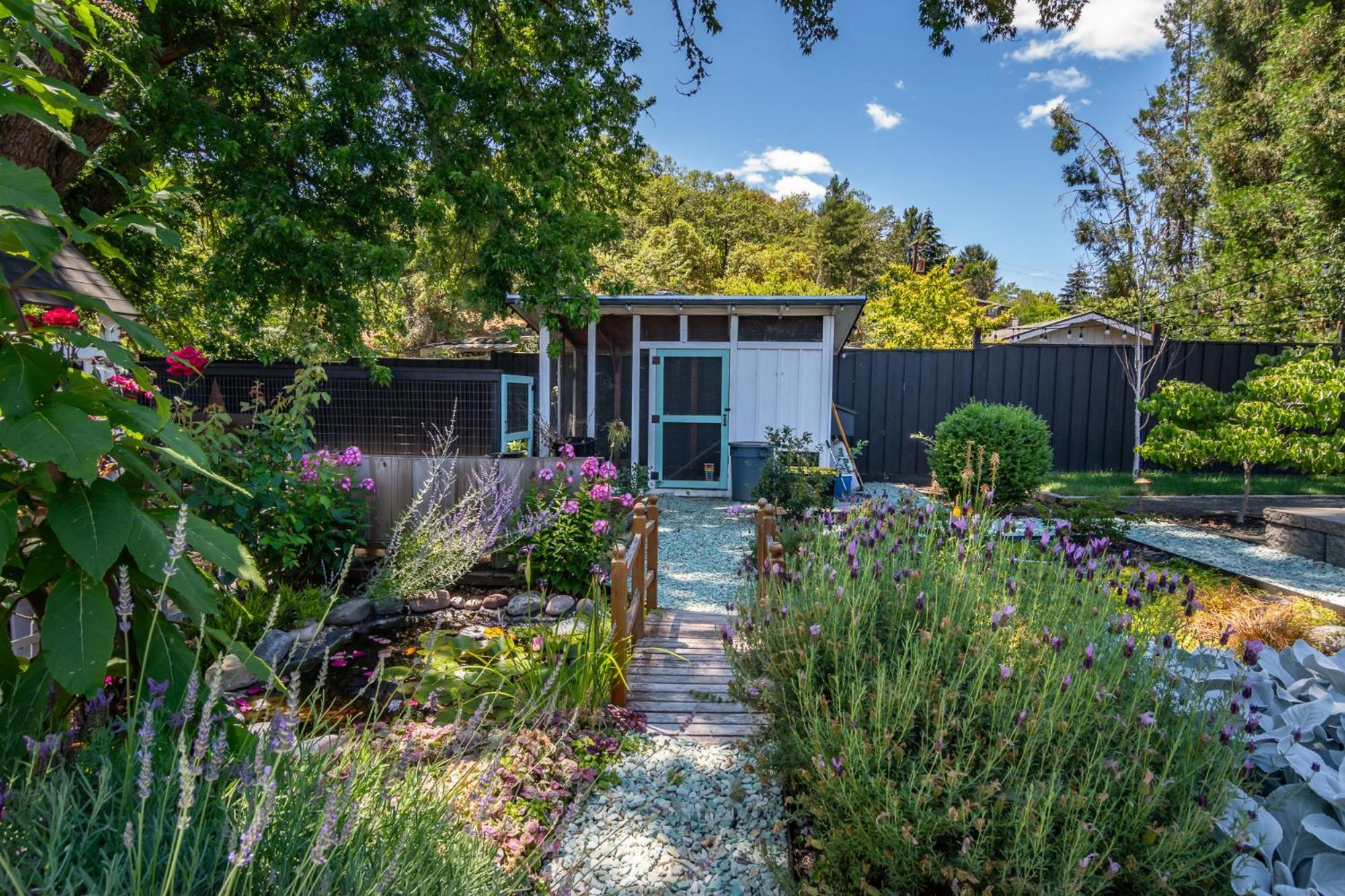 Chic Rv Retreat, Stunning Yard In Roseburg酒店 外观 照片