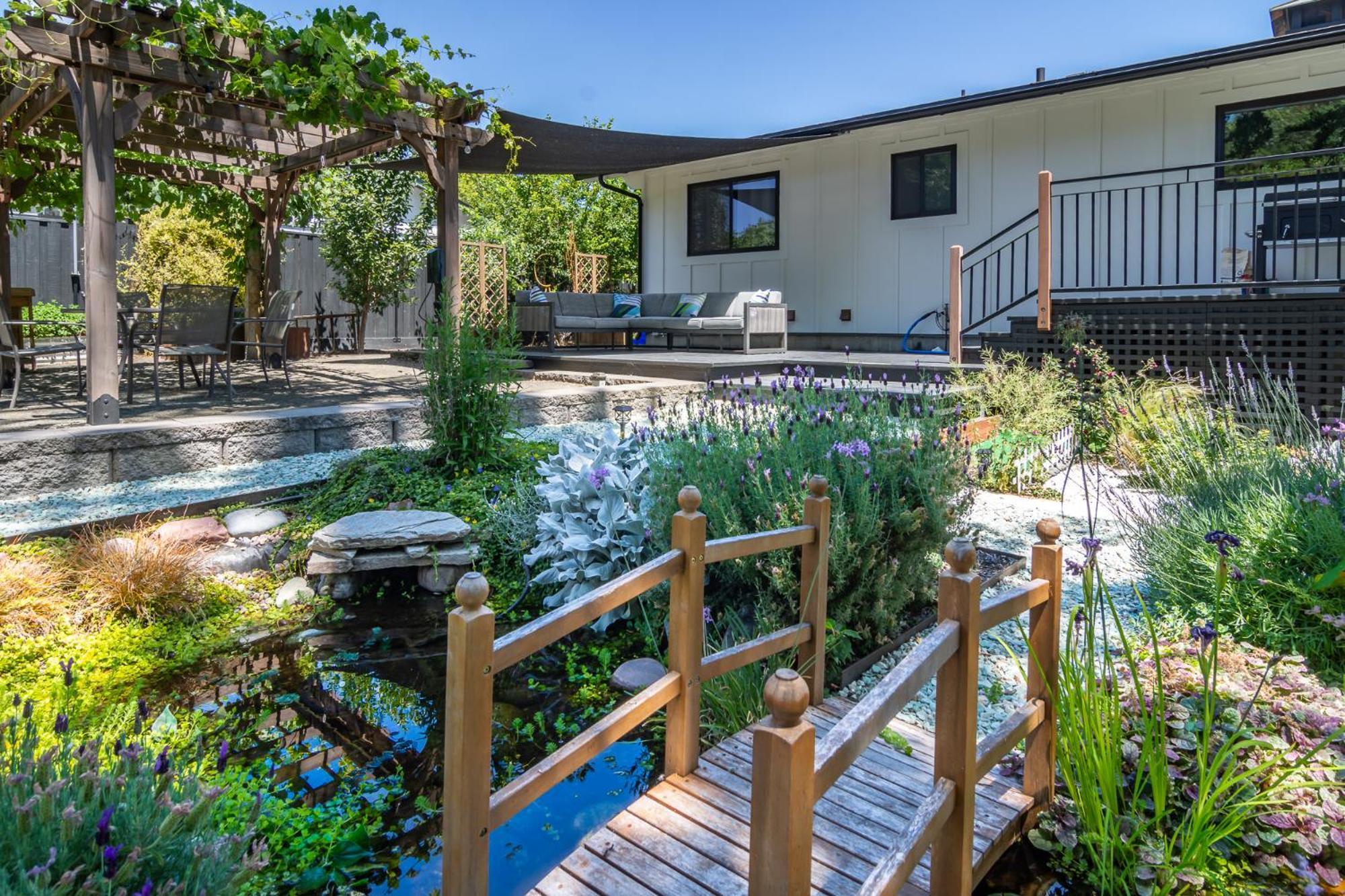 Chic Rv Retreat, Stunning Yard In Roseburg酒店 外观 照片