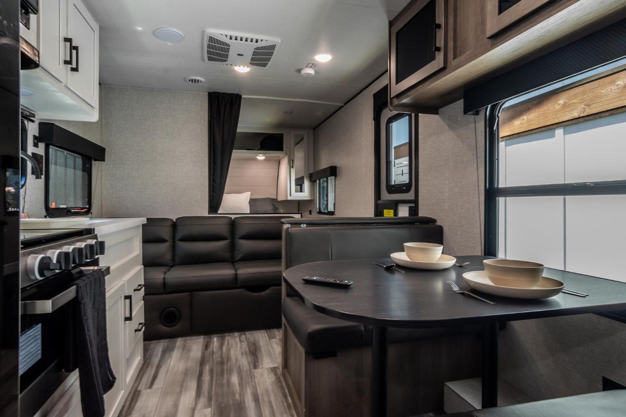 Chic Rv Retreat, Stunning Yard In Roseburg酒店 外观 照片