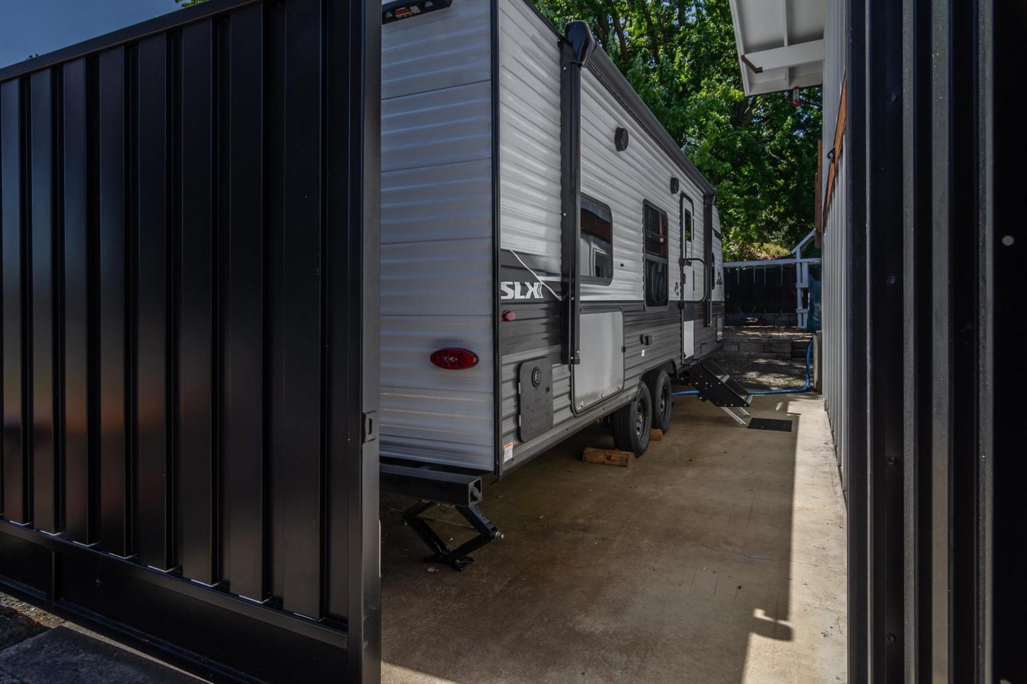 Chic Rv Retreat, Stunning Yard In Roseburg酒店 外观 照片