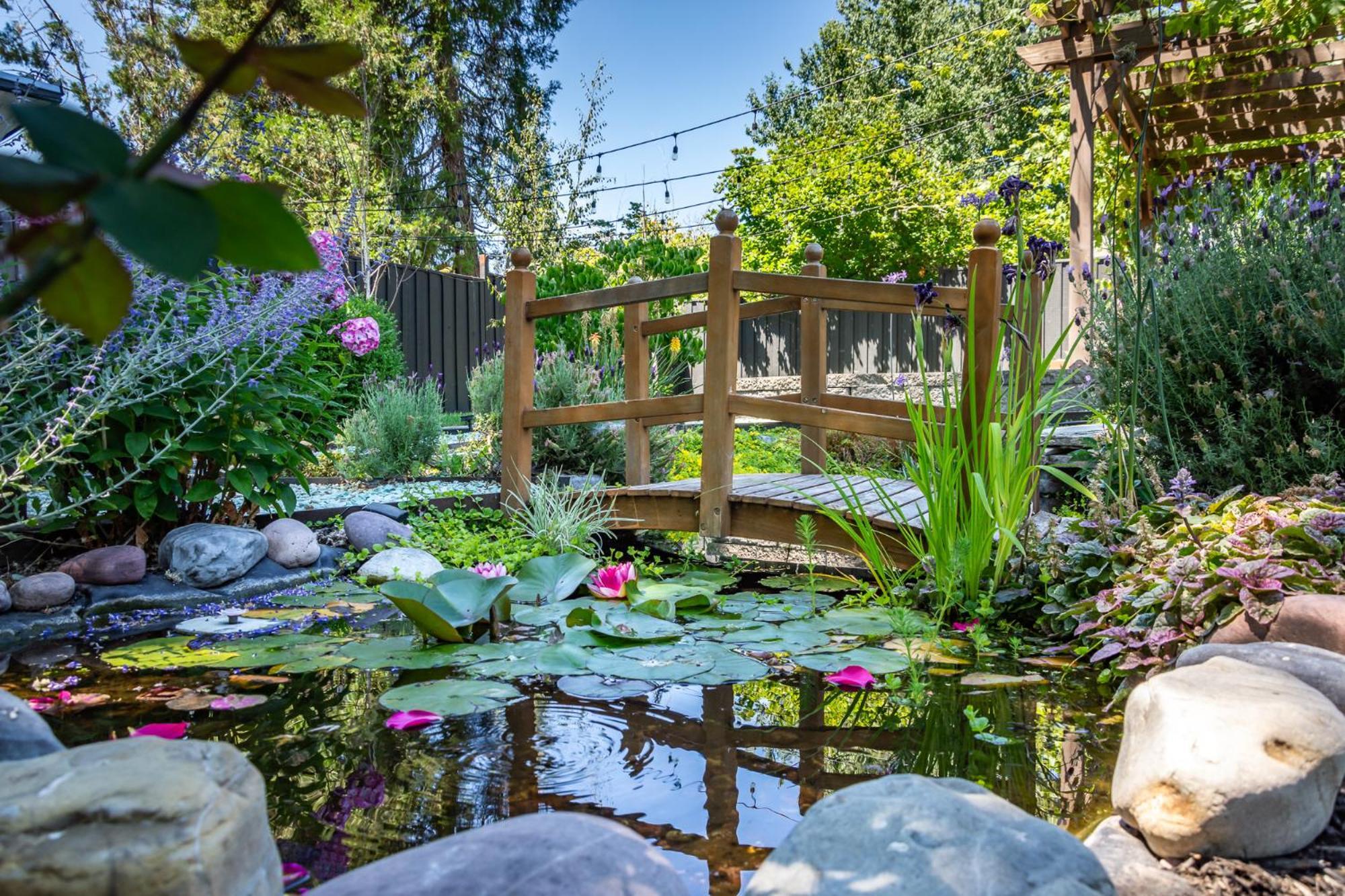 Chic Rv Retreat, Stunning Yard In Roseburg酒店 外观 照片