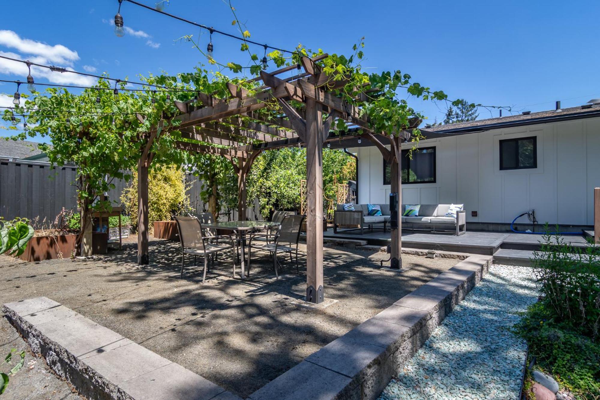 Chic Rv Retreat, Stunning Yard In Roseburg酒店 外观 照片