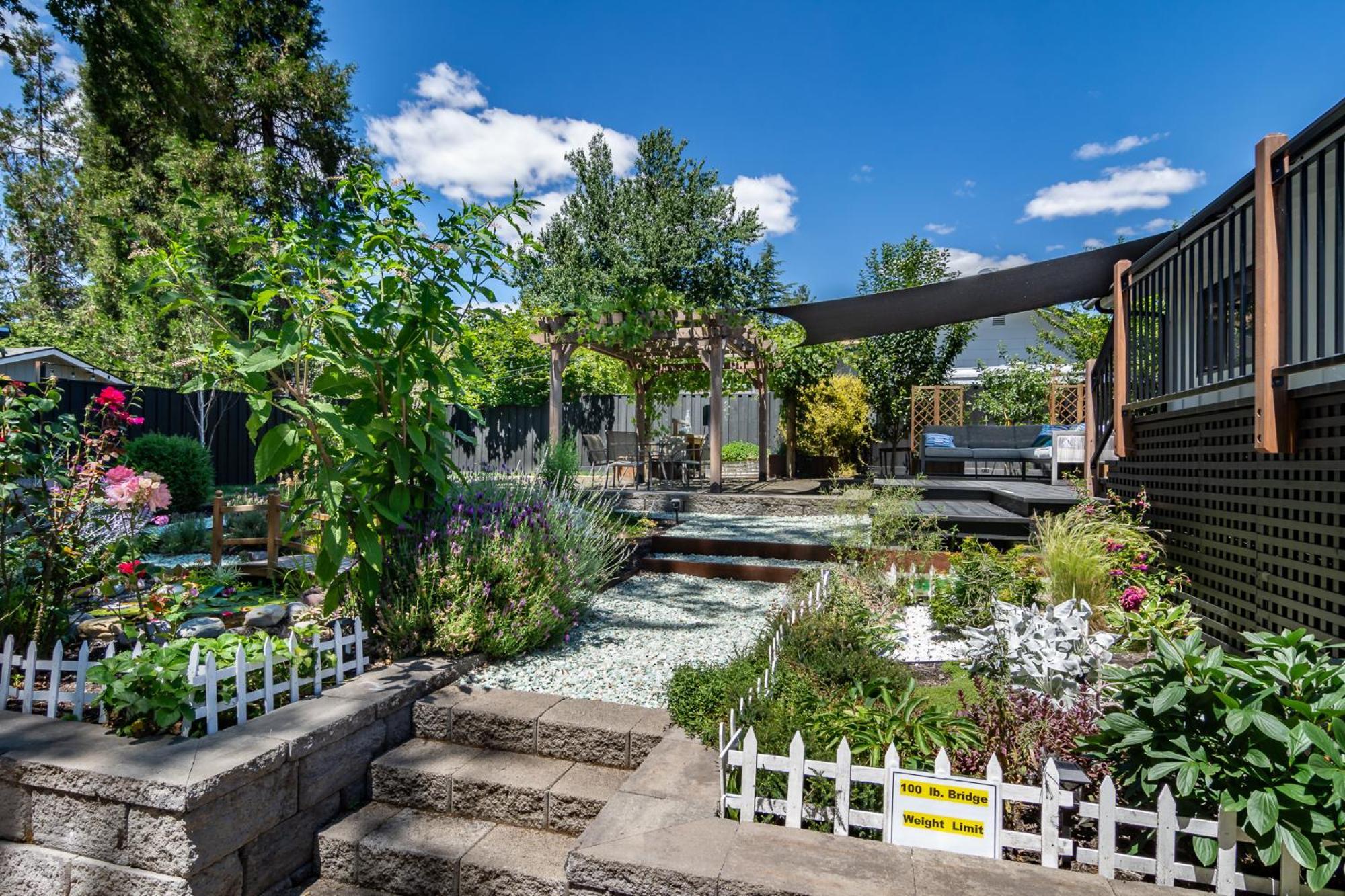 Chic Rv Retreat, Stunning Yard In Roseburg酒店 外观 照片