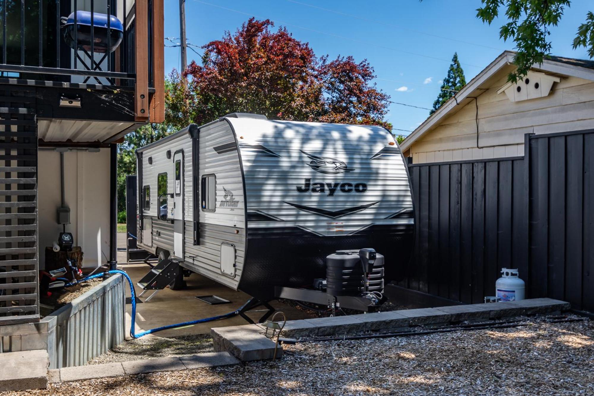 Chic Rv Retreat, Stunning Yard In Roseburg酒店 外观 照片