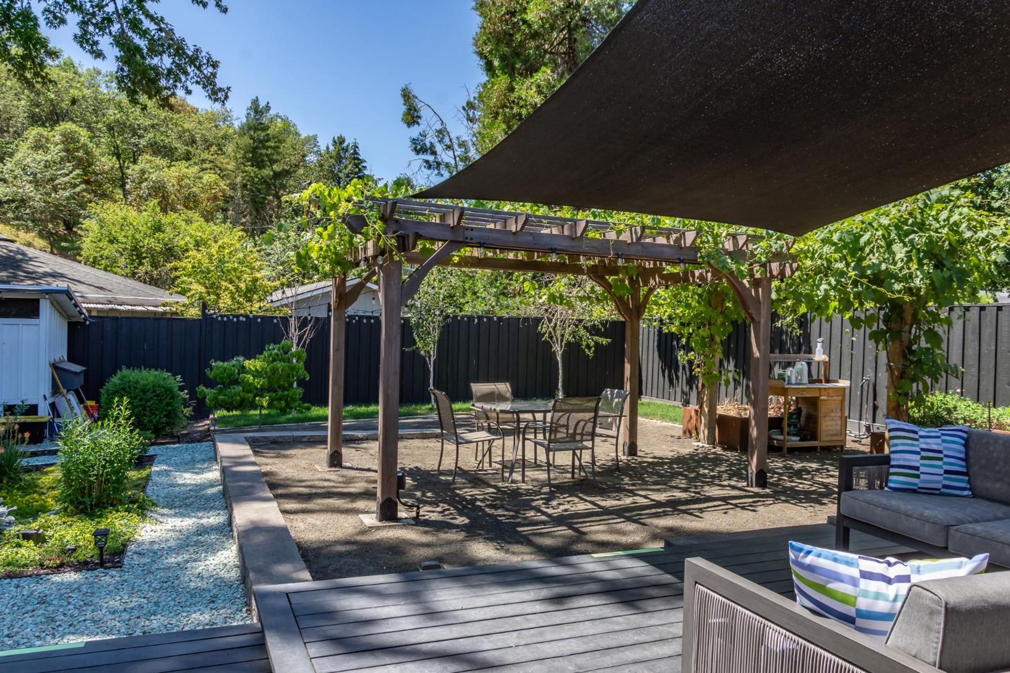 Chic Rv Retreat, Stunning Yard In Roseburg酒店 外观 照片
