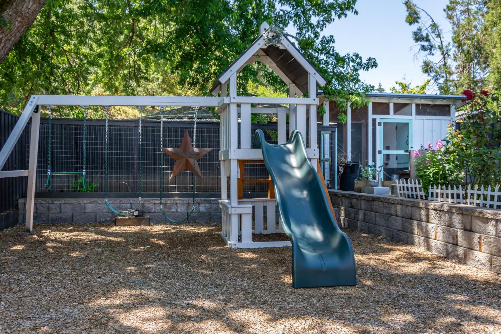 Chic Rv Retreat, Stunning Yard In Roseburg酒店 外观 照片